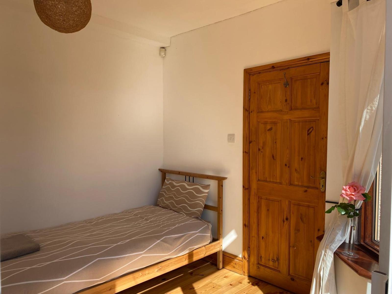 Lovely Rooms In West London Northolt  Extérieur photo