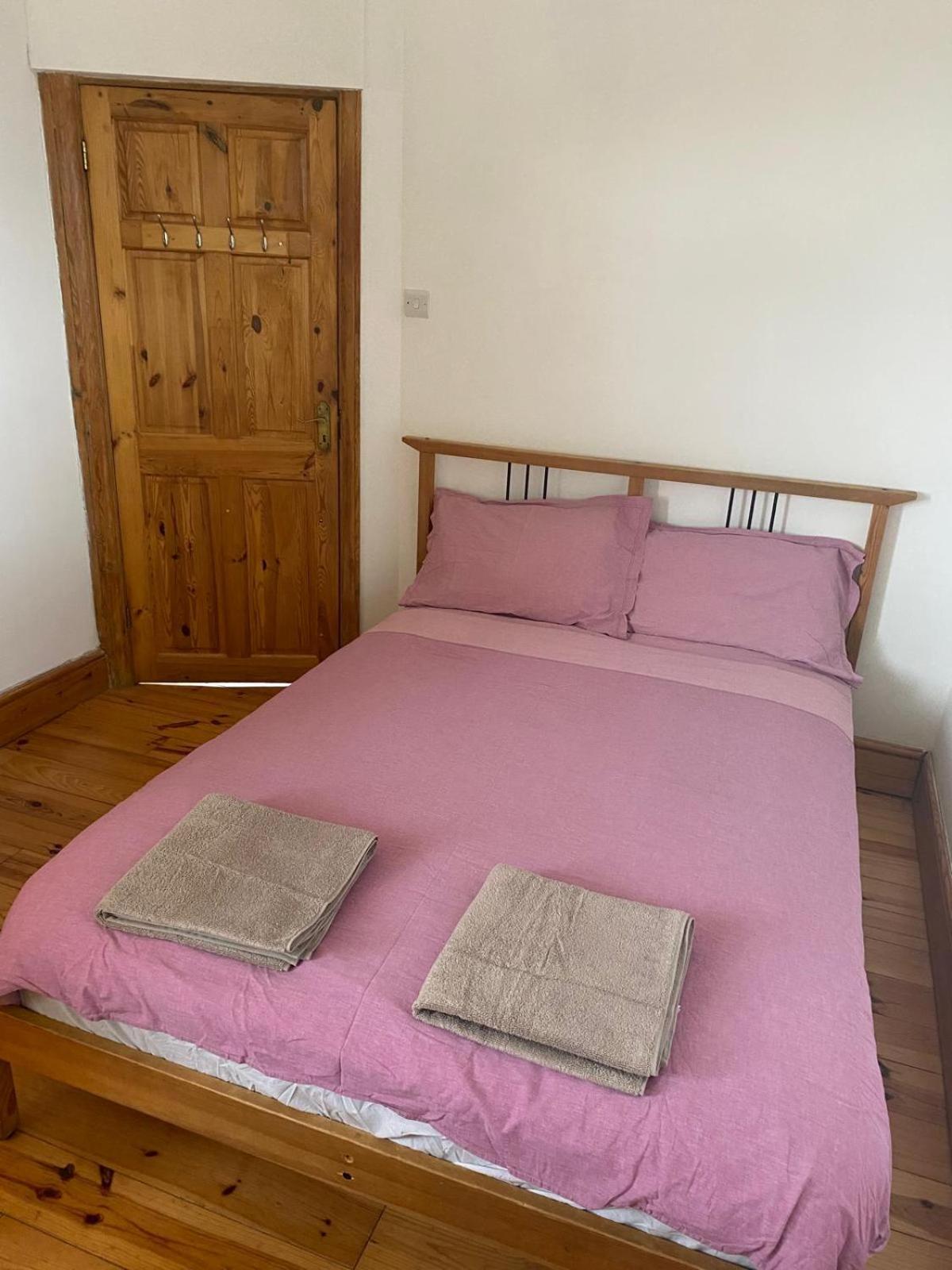 Lovely Rooms In West London Northolt  Extérieur photo