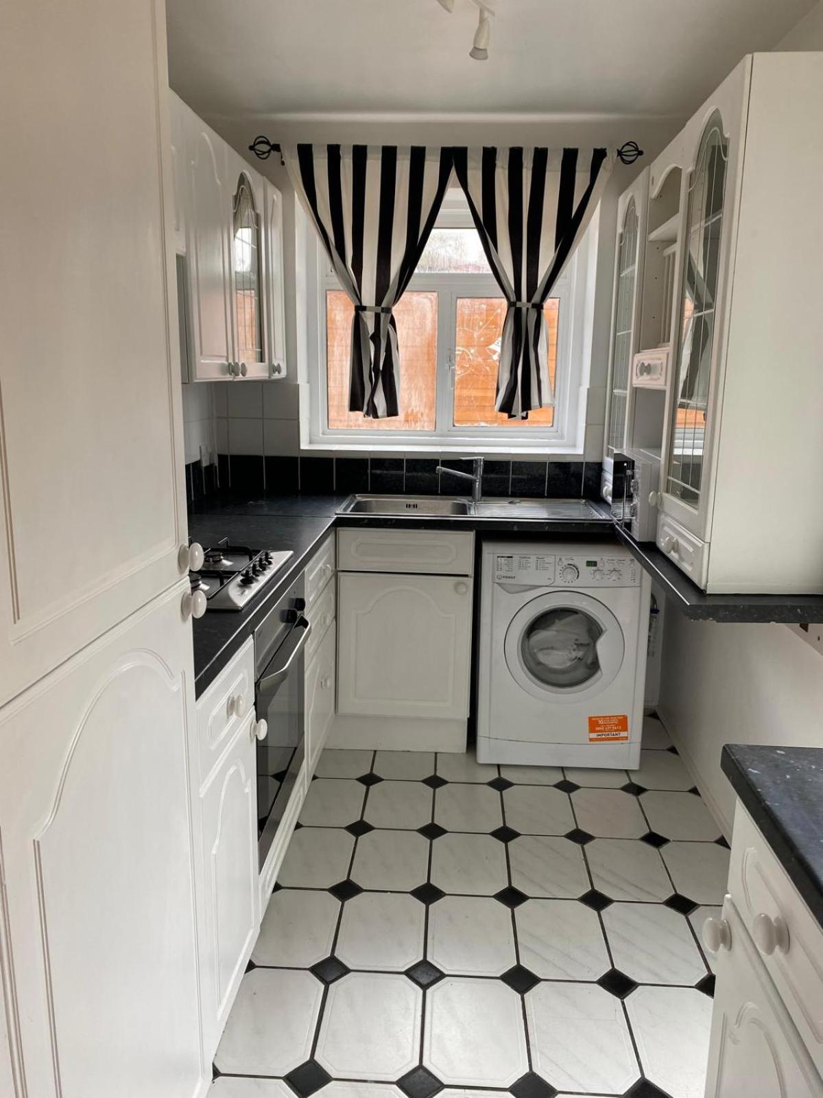 Lovely Rooms In West London Northolt  Extérieur photo